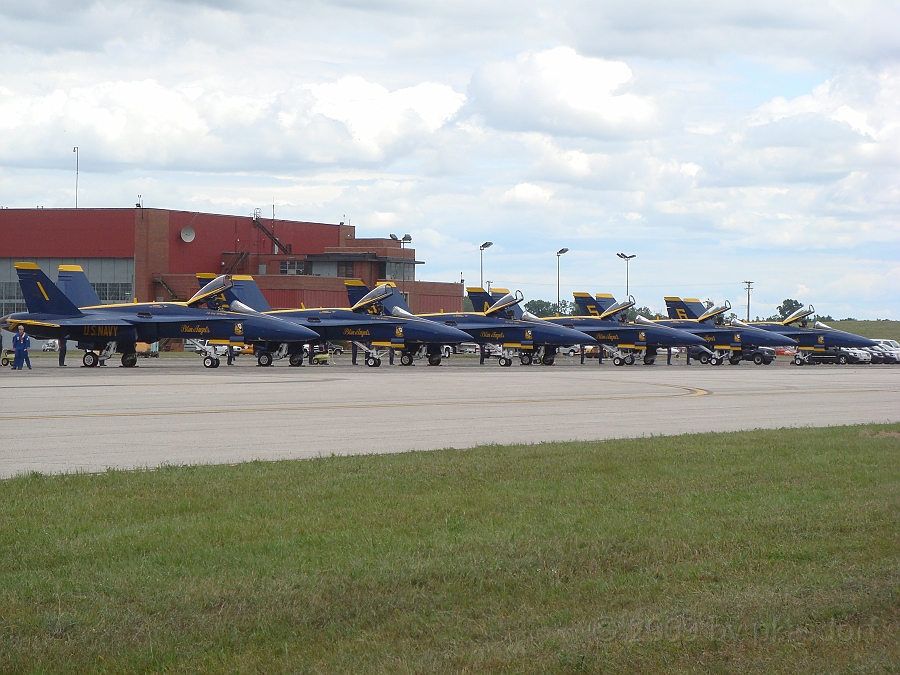 Willow Run Airshow [2009 July 18] 097.JPG - Scenes from the Thunder Over Michigan Air Show at Willow Run Airport